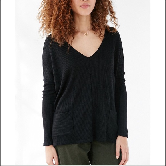URBAN OUTFITTERS Black Sweater w Pockets - Picture 3 of 7